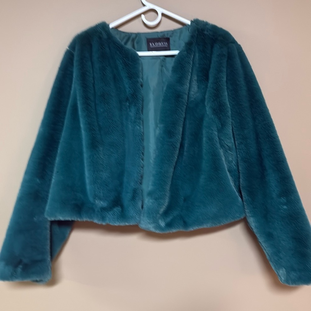 Eloquii Holiday Green Faux Fur Jacket.Excellent Condition. Pockets Women’s 18/20